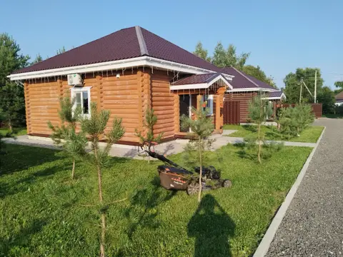 Дом из сруба в загородном комплексе «Морозко»