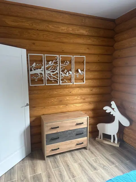 Гостиная домика из сруба
