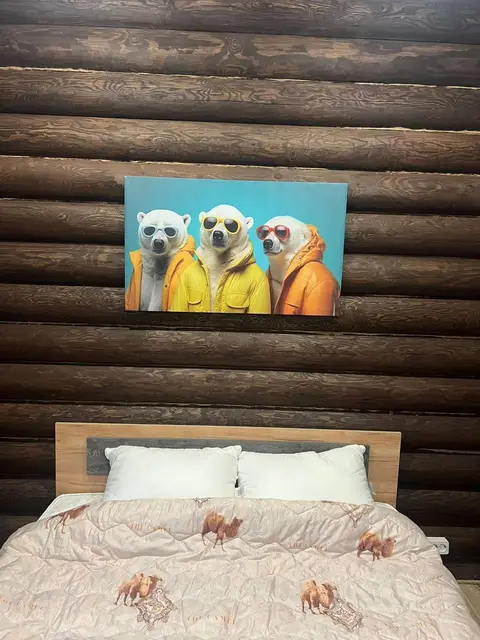 Спальня с двуспальной кроватью в домике
